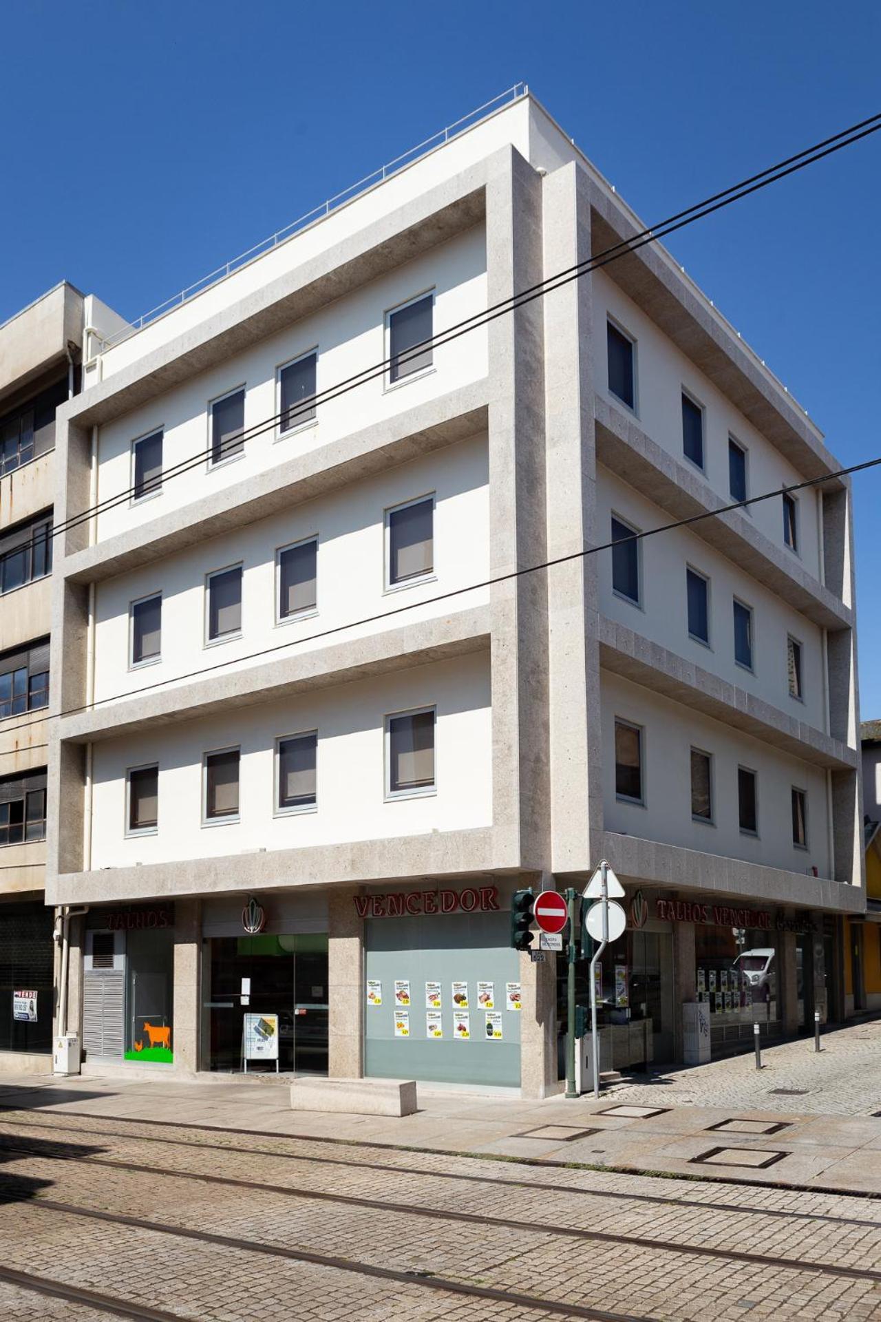 3c A 5 Min Da Em Frente Ao Metro * Matosinhos (Porto)
